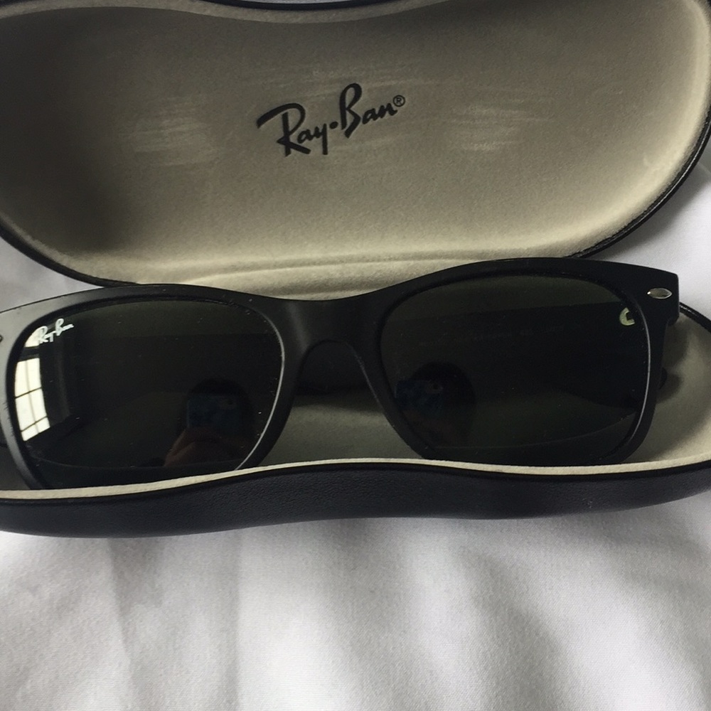 Men’s ray-ban sunglasses black frames
